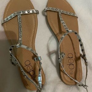 Deb sandals size 7